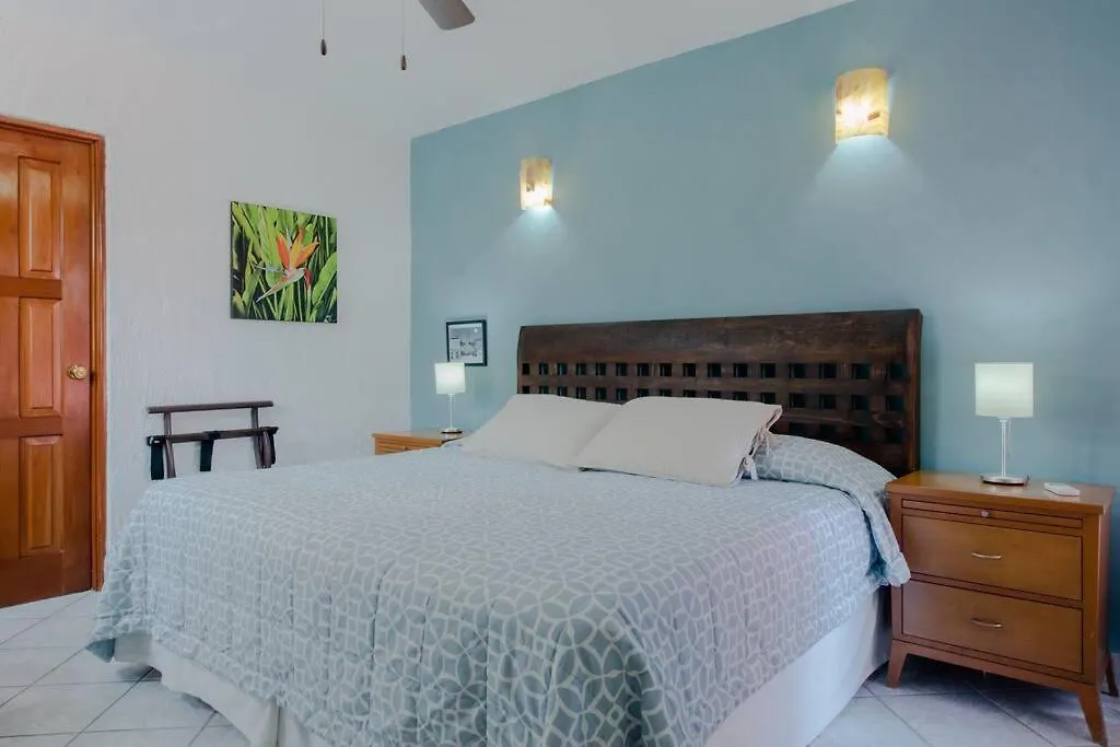 Unahkin Akumal, Tulum Beachfront Condo Relaxing