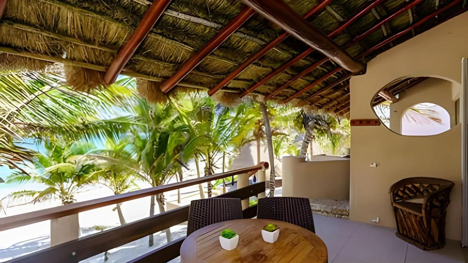 Unahkin Akumal, Tulum Beachfront Condo Relaxing 0*, Akumal Mexico