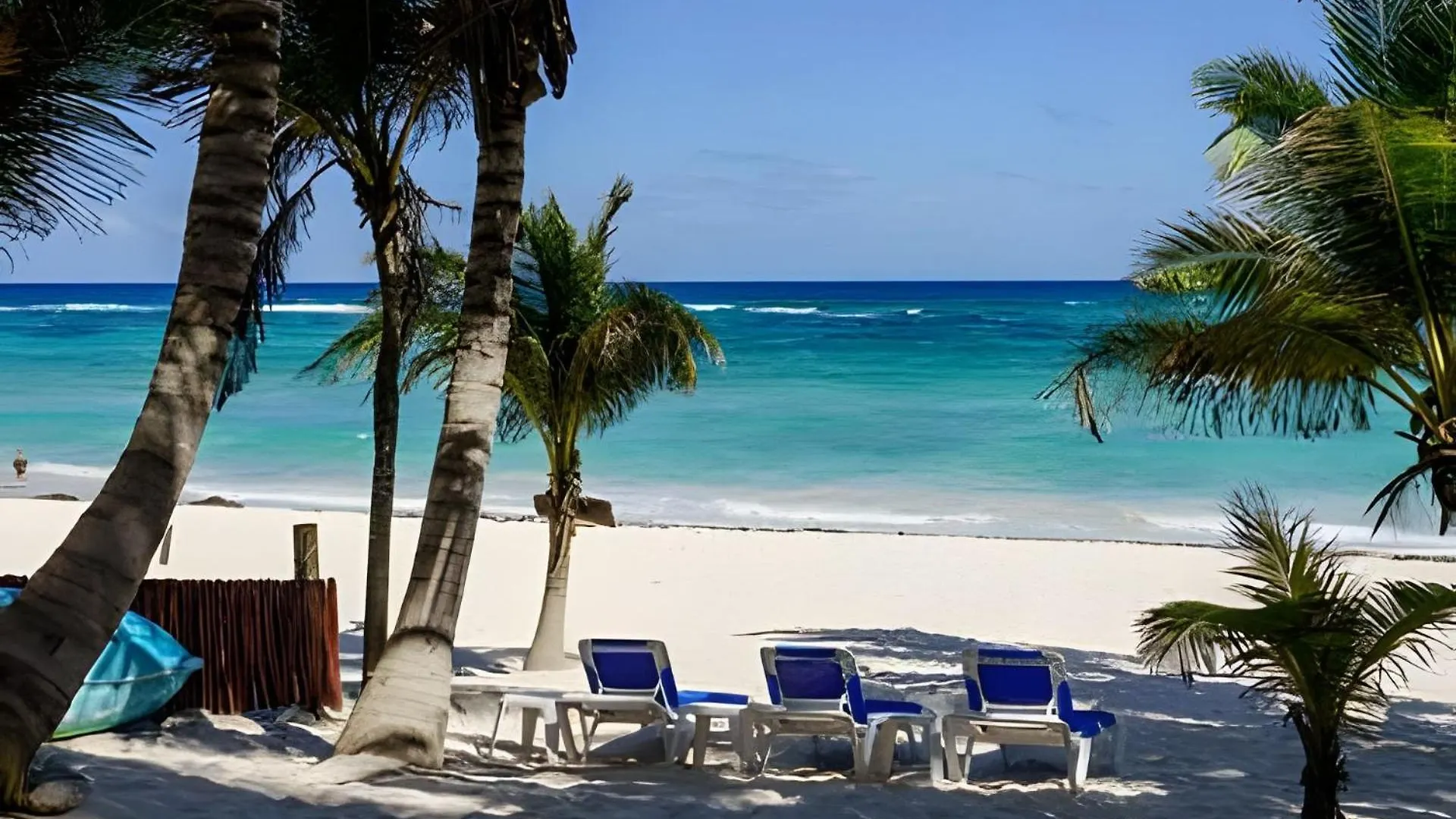 Unahkin Akumal, Tulum Beachfront Condo Relaxing
